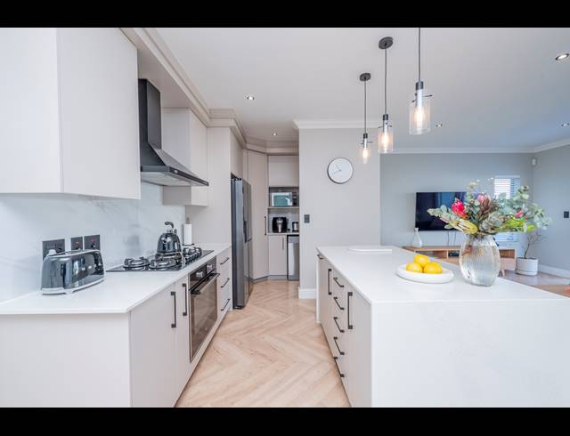 3 BEDROOM HOUSE FOR SALE IN SANDOWN